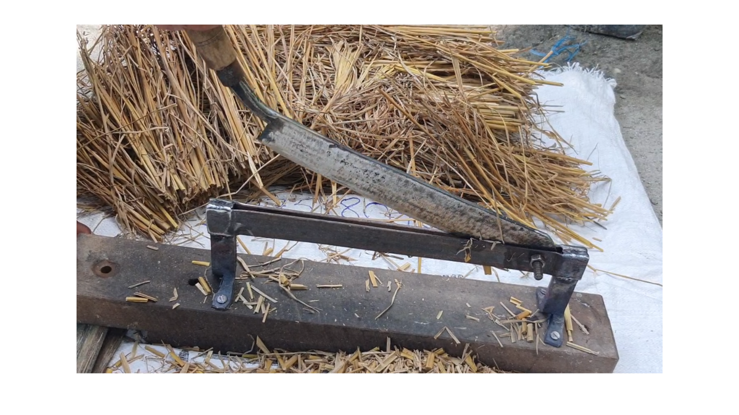Chaff Straw Cutter-Chopper Manual Machine: Versatile Tool for Mushroom Growers